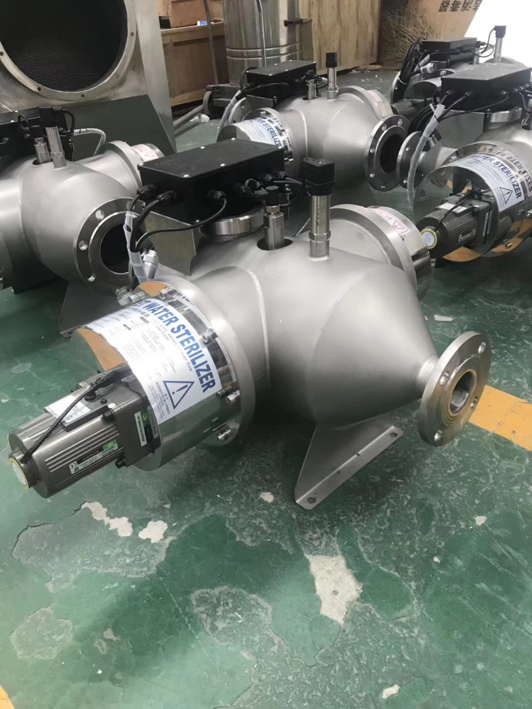 泳池中压紫外线消毒器