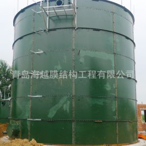 河南1000立方厌氧拼装罐 搪瓷拼装钢板沼气发酵罐  安装现场